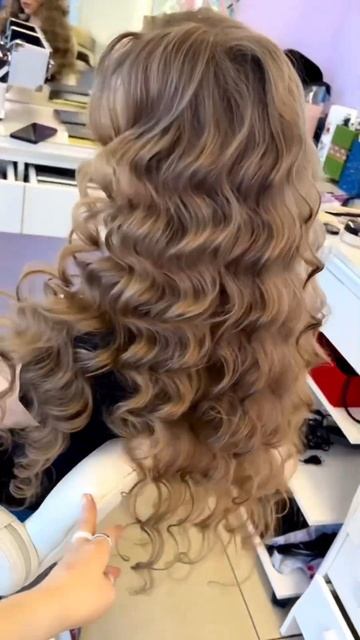 Укладка на тонкие длинные волосы. Объем и красивейшая волна . Ну? Как вам моя Рапунцель ? смотреть онлайн