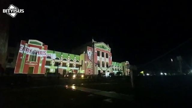 Six Projectors Connected To One PC To Build The Perfect Building 3D Projection Mapping For Christma