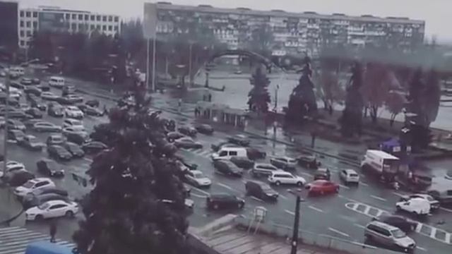 В Запорожье водитель на еврономерах устроили транспортный коллапс смотреть онлайн