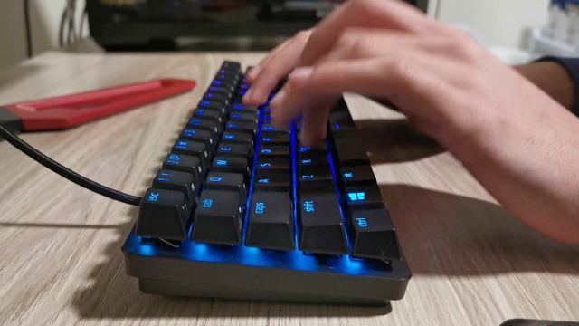 Razer Huntsman mini 60% mechanical keyboard sound test (razer optical purple clicky switches) смотреть онлайн