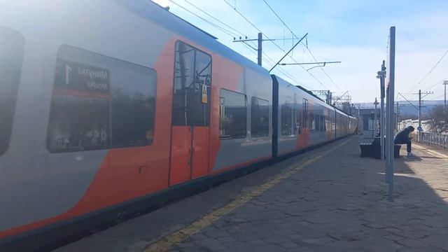 Электропоезд ЭС1-010 "Ласточка" сообщением №7203 КисловодскーМинеральные Воды смотреть онлайн