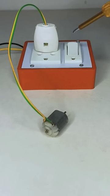 High Voltage ⚡☠️ • Dc Motor | #shorts #tech #dcmotor #highvoltage #youtubeshorts #experiment смотреть онлайн