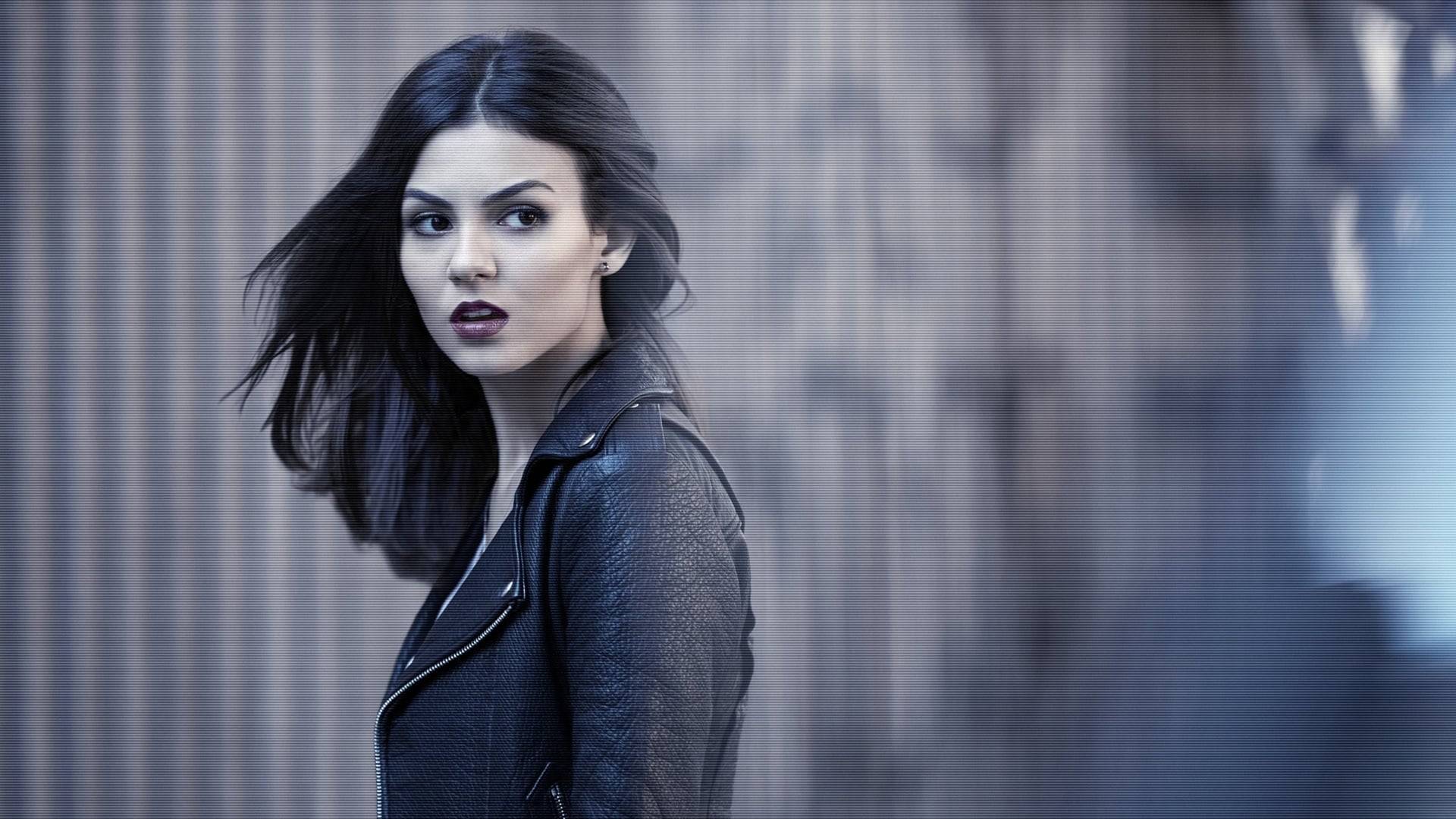 36310Приятный на вид (2015) — Русский трейлер смотреть онлайн