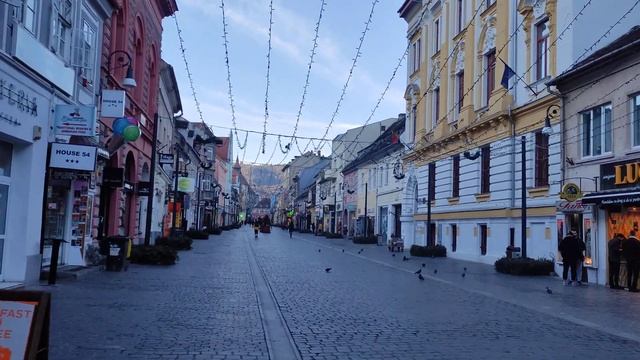 Утренний Брашов, центр Старого Города. смотреть онлайн