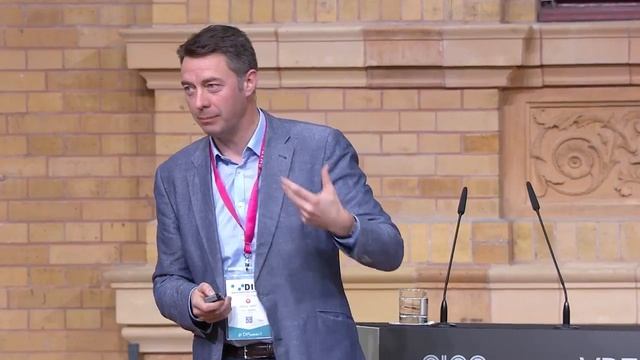 Paul Berney speaks at Digital Innovators' Summit 2017 смотреть онлайн