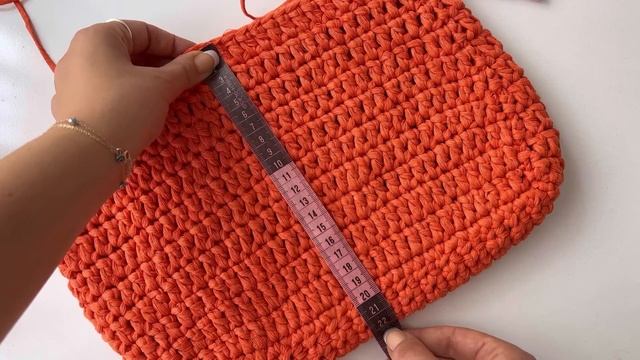 ÖRGÜ ÇİÇEKLİ ÇANTA YAPIMI 🌸 KOLAY ÇANTA YAPIMI #crochetbag смотреть онлайн