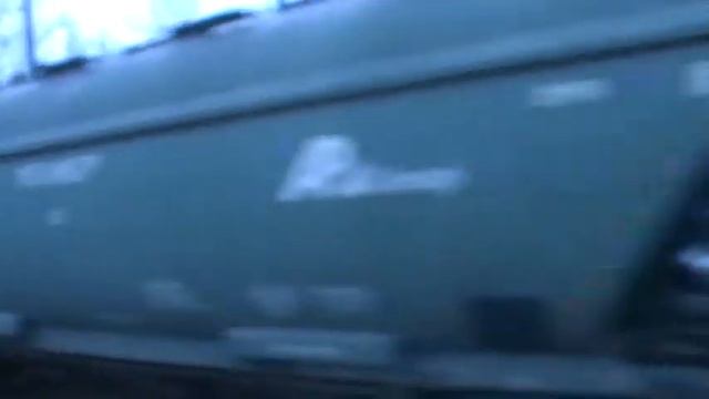ЕЛЕКТРОВОЗ ВЛ80К-481 С ГРУЗОВОМ ПОЕЗДОМ ТИФОН ГУДОК СТАНЦІЯ КИІВСЬКА РУСАНОВКА смотреть онлайн