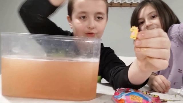 UNBOXING Bath Bomb Bubble Wand and Charms for Kids with Jase X and Mila смотреть онлайн