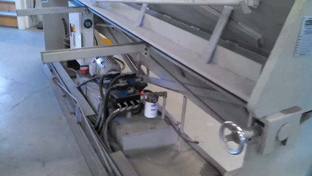 Baileigh Hydraulic Power Box & Pan Brake смотреть онлайн
