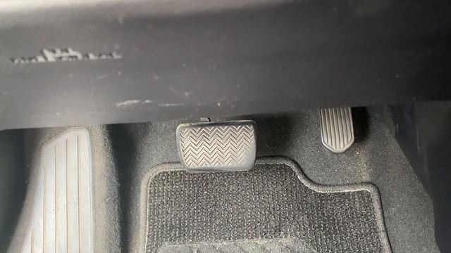 HowTo Control Gas & Brake Pedal - Driving Lesson ( Best Practices )!! смотреть онлайн