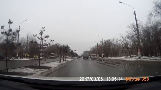 Проехал на красный, все нормально, Уральск 2017 смотреть онлайн