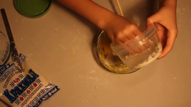 Неньютоновская жидкость из крахмала и мыла Non-Newtonian Liquid смотреть онлайн