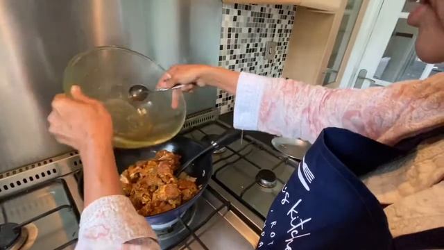 Waheeda's Lock down Cooking Show -Karahi Ghosht смотреть онлайн