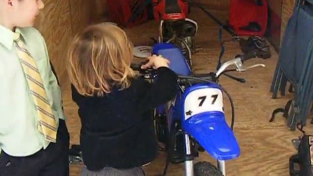 Nico's new dirt bike смотреть онлайн