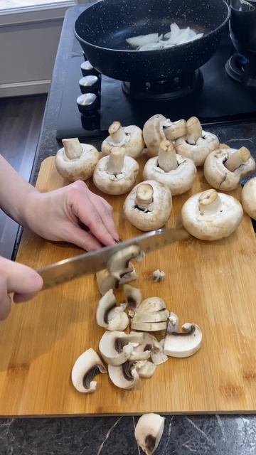 Грибной суп-пюре #reels #shorts #еда #рецепты #завтрак #обед #ужин #вкусно смотреть онлайн