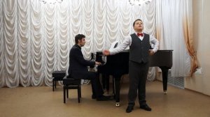 "Четыре таракана и сверчок".Народная итальянская песня.Исполняет максим Фатеев,12 лет.