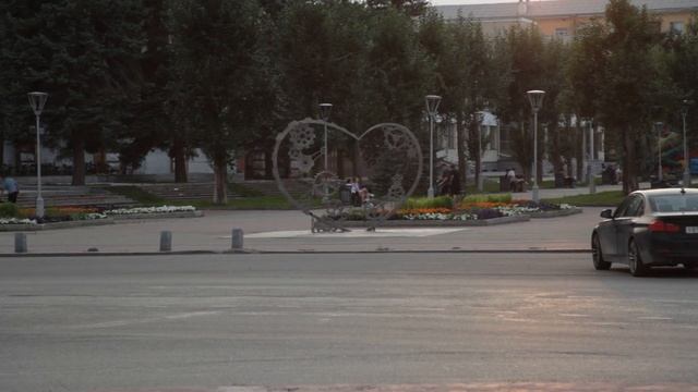 Yekaterinburg, Uralmash microdistrict. The area of the first five-year plan. District center. смотреть онлайн