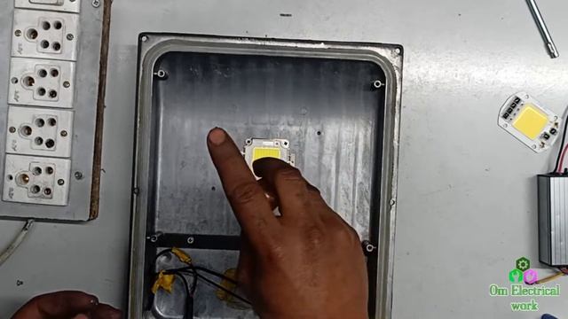 50 Watt Led Flood Light Repair.ledure 50 Watt Flood Light Repair.#floodlight #electronic #electrica