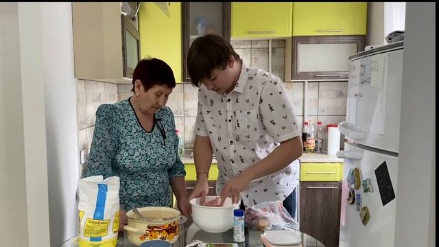 Готовим беляши с бабушкой смотреть онлайн