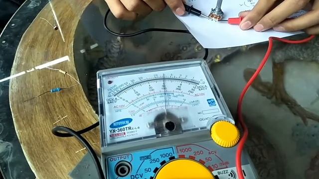 Pengukuran resistor 4 dan 5 gelang,LDR,resistor kapur,dan potensiometer смотреть онлайн