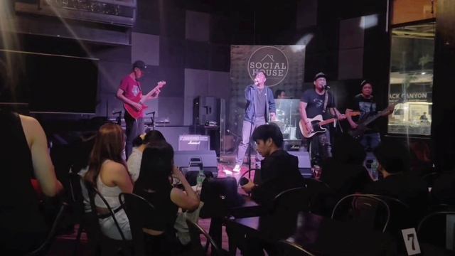 R3E And Company Gig Highlights At Social House. Thanks To Chocolatey Productions - March 25, 2023.