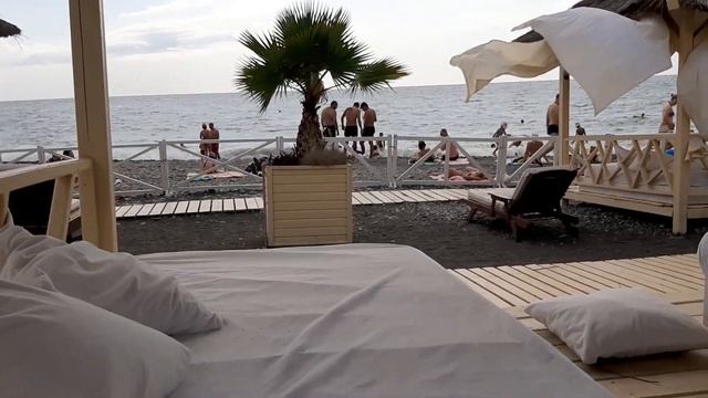 Попала на Бали! Как изменился пляж Мандарин. Адлер 2023 Бархатный сезон. смотреть онлайн