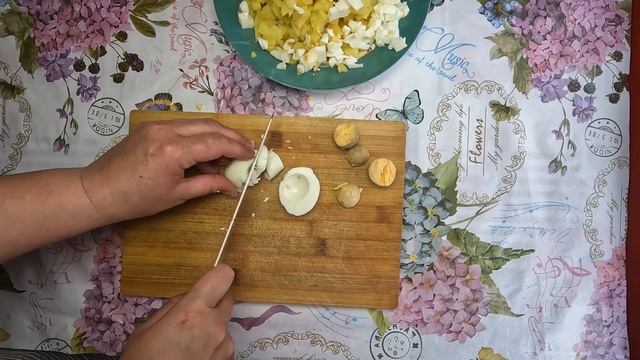 Okroshka with chicken in sparkling water\окрошка с курицей на газированной воде смотреть онлайн