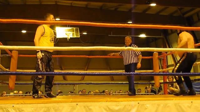 Gala de catch Ronchin 2013 Hammer Smith VS L'Homme Masqué