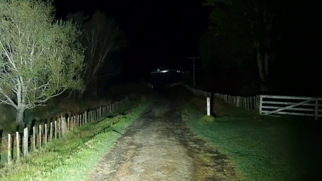 Nightwatch NS14R V2 - Brightest Single 21700 Flashlight - 30,000 Lumens смотреть онлайн
