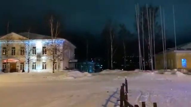 Новогодняя площадь Кирова в Петрозаводске.Kirov New Year's Square in Petrozavodsk. смотреть онлайн