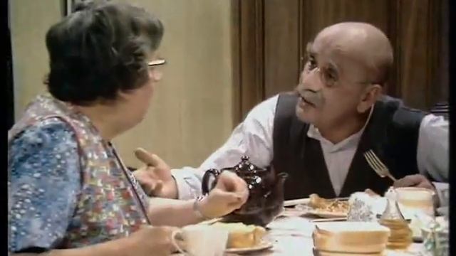 Alf Garnett Why a German can't think on the Left Hand Side of His Brain смотреть онлайн