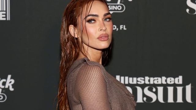 Megan Fox Freeing The Nipple In Braless Tank 'Looks Amazing' . смотреть онлайн