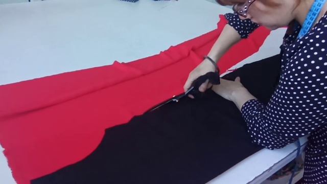 КАК КРОИТЬ ПЛАТЬЕ НА ЗАПАХ КАК У МЕНЯ смотреть онлайн