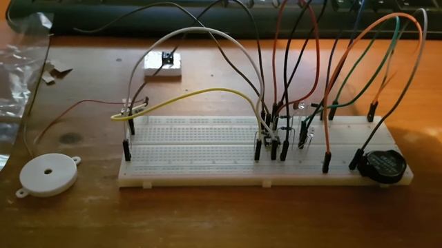 Crazy Cricket/Freaky Frog on a Breadboard смотреть онлайн