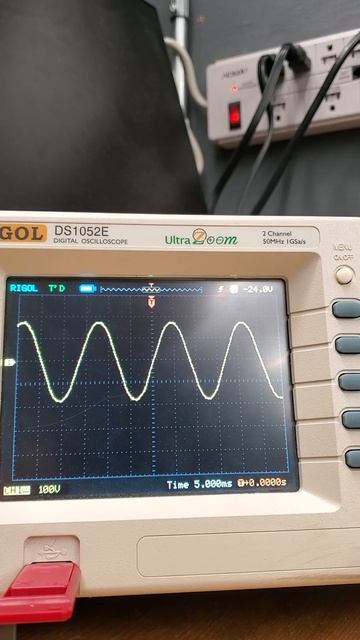Waveform at the TRIAC смотреть онлайн