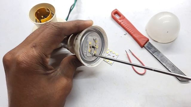 5 या 7 Watt Led Bulb में 9 Watt Mcpcb लगाना सीखें | Led Bulb Repair New Trick | Led Bulb Repair смотреть онлайн