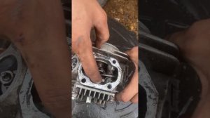 Меняем масленые сальники ! Почему дымит пит байк, решение проблем