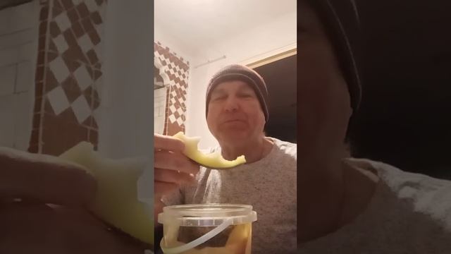 На обзор дыня солёная с овощного киоска смотреть онлайн