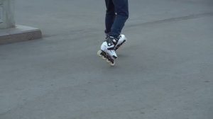 RollerLine | Разворот на переднем и заднем колесе со спины