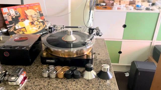 Wayne’s Audio “Master Signature” cartridge with Turntable Periphery Outer Ring and Record Clamp смотреть онлайн