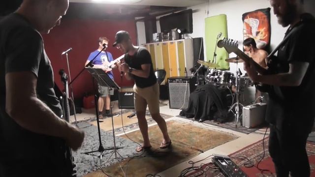 Darts Studio .The boy's jamming Foxtrot Uniform Charlie Kilo смотреть онлайн