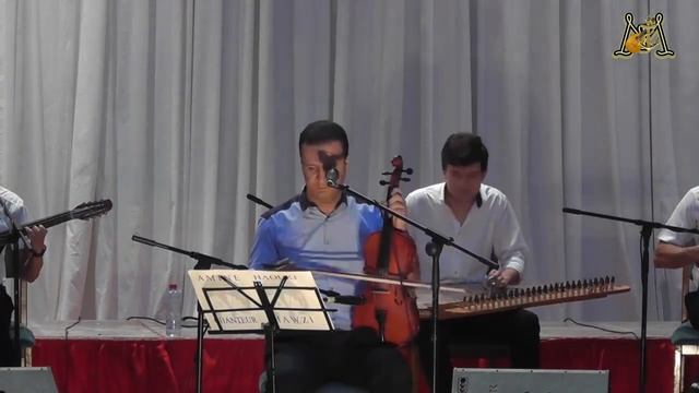 Amine Haouki chante l'indépendance смотреть онлайн