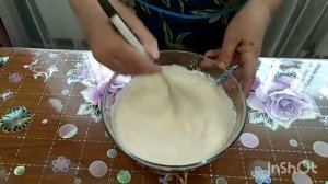 Заливной пирог с зелёным луком и яйцом.