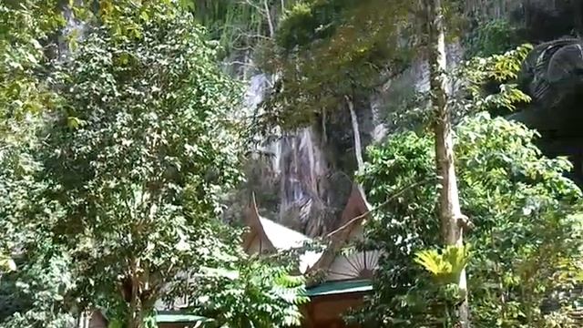 Территория отеля Ao Nang Cliff View смотреть онлайн