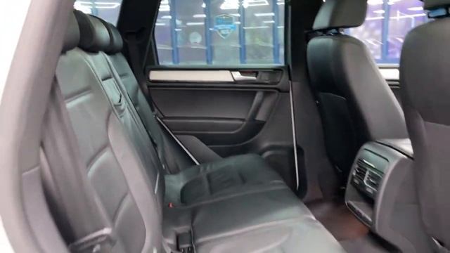 interior video of Volkswagen Touareg 3.0 TDI V6 Tech R-Line 2013 used car sales london смотреть онлайн