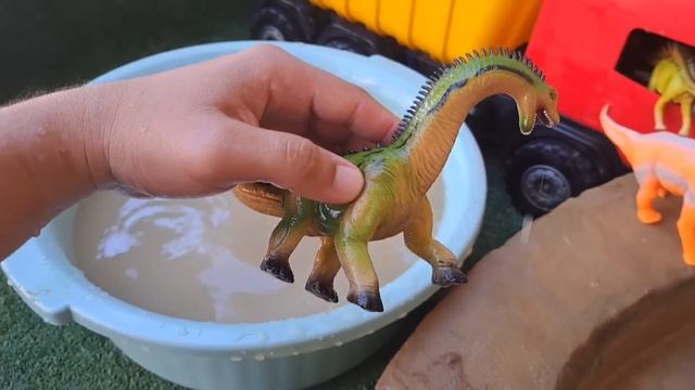 Dinossauros de Plástico Presos na Lama Braquiossauro Apatossauro Brontossauro Diplodoco смотреть онлайн