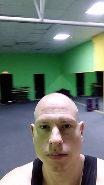 Гранд. Групповой зал. Развитие силы. Фитнес. Зал. Гантели. Блины. Атмосфера группового зала. смотреть онлайн