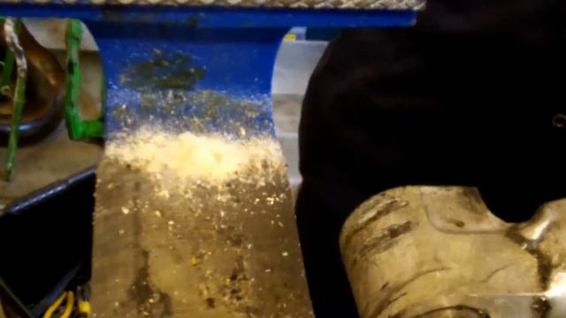 KX500 swingarm bearing removal смотреть онлайн