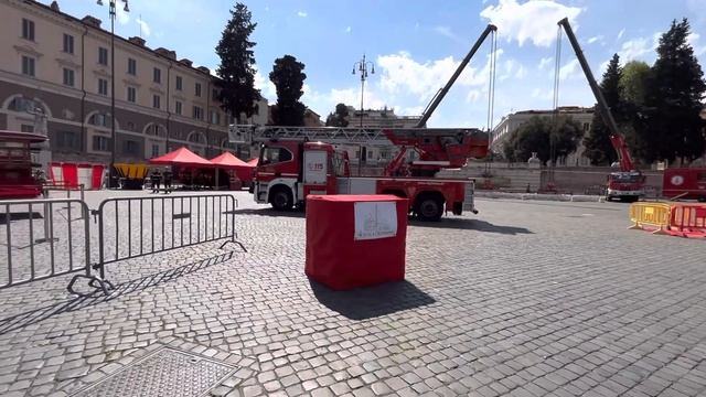 Corpo Nazionale Dei Vigili Del Fuoco. Roma / Народная площадь. Национальная пожарная команда.