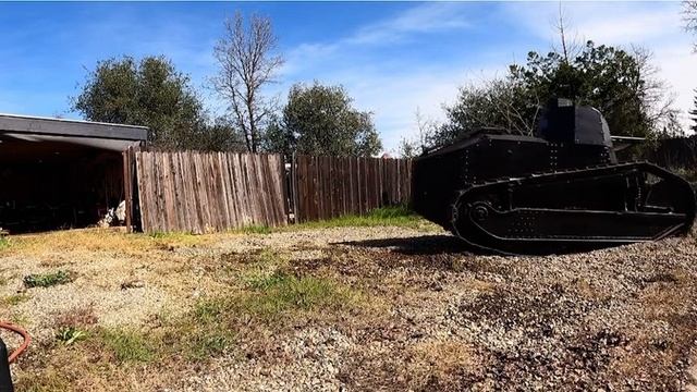 WW1 Tank replica front yard test drive смотреть онлайн